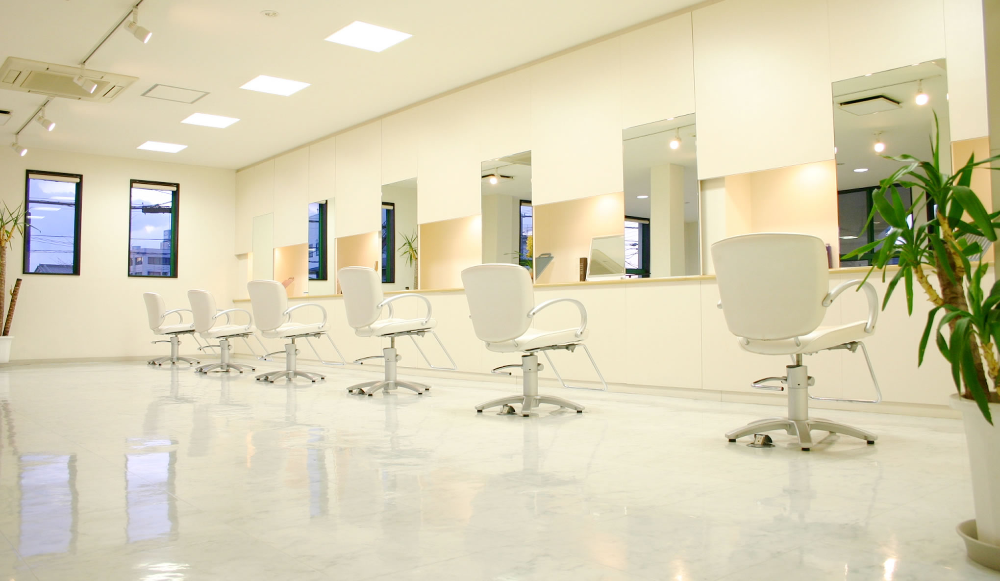 富士市美容室　HAIR CREATIVE STUDIO Step Me ステップミー